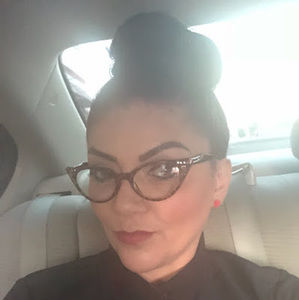 Meet your Posher, Roxanne